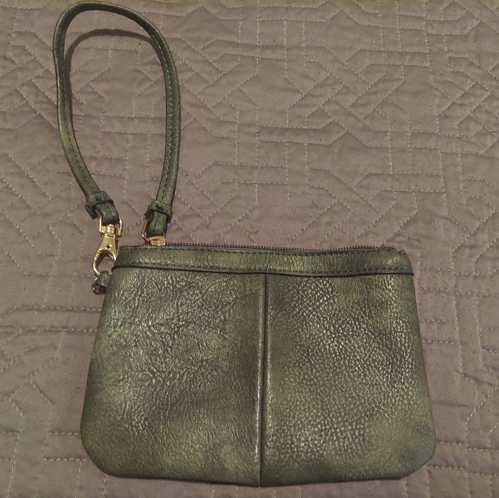 Wilsons leather wristlet in green
